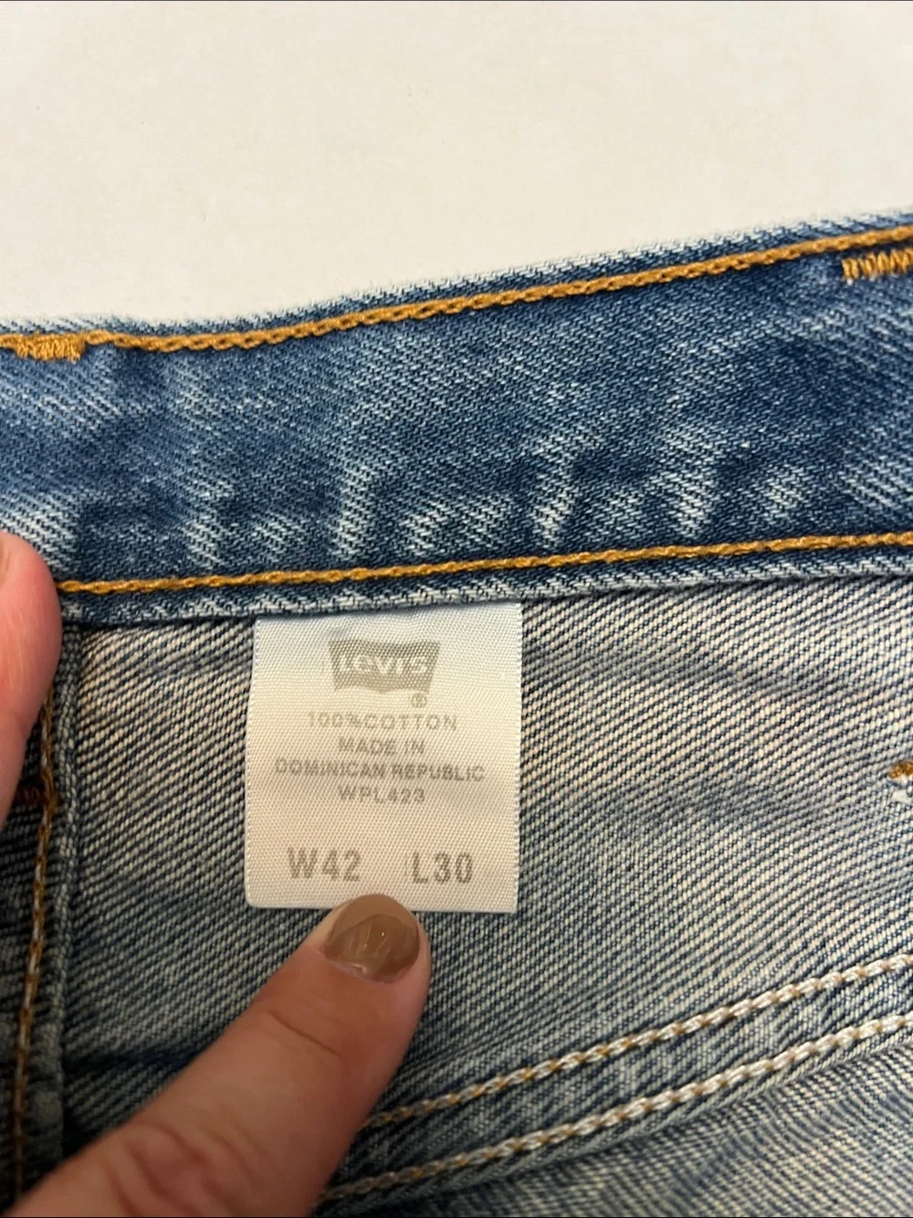 VINTAGE Y2K LEVI’S  DISTRESSED DENIM 501  STRAIGHT LEG JEANS RED BATWING LOGO